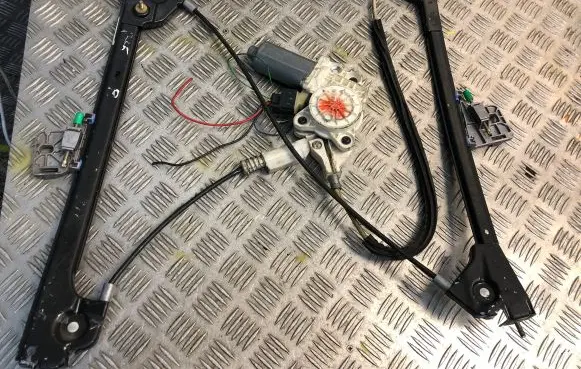 Mercedes-Benz S W220 Front door electric window regulator 2308201042