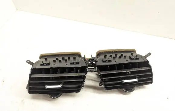 BMW 5 G30 G31 Dash center air vent grill 9329579