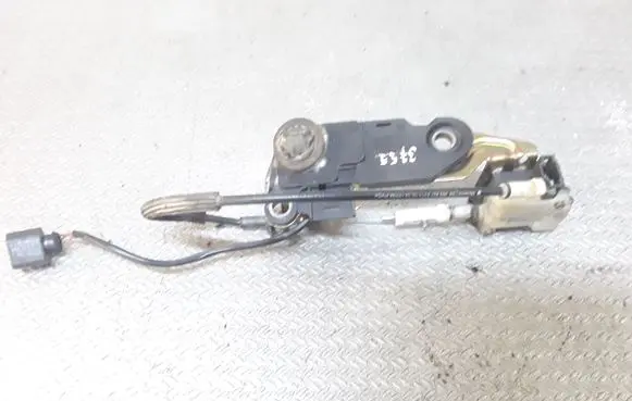 Volkswagen PASSAT B5.5 Tailgate exterior lock 380959781D ZSB385827061C 3B9827297A