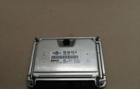 Volkswagen PASSAT B5.5 Engine control unit/module 038906019GK