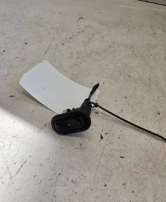 Opel Zafira A Electric window control switch 90561388