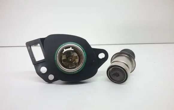 Mazda MPV 12 V Socket (front) 