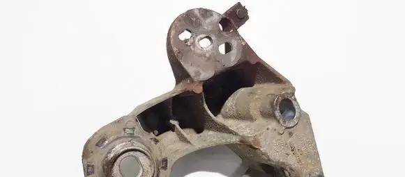 Audi A4 S4 B5 8D Engine mounting bracket 4b0199352a