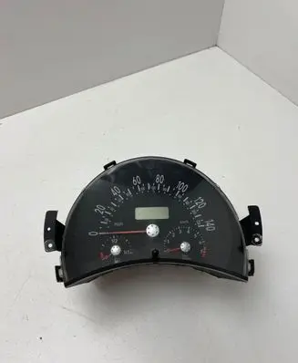 Volkswagen New Beetle Speedometer (instrument cluster) 47032