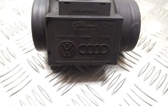 Volkswagen Transporter - Caravelle T4 Mass air flow meter 074906461 71822101