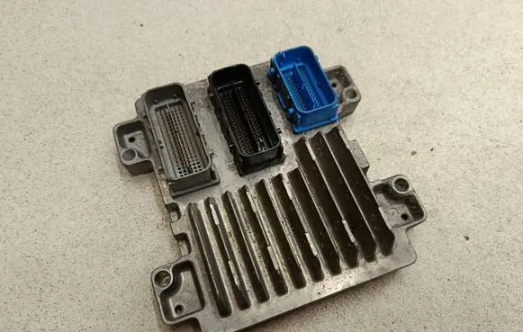 Opel Astra J Engine control unit/module ECU 12640751 12616532 86AAUTK00208DM98