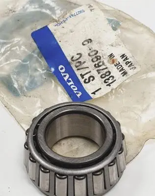 Volvo 740 Driveshaft support bearing bracket 1387690-9