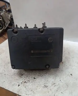 Volkswagen Golf IV ABS Pump 1J0907379G HLR9H31B74 10094903403