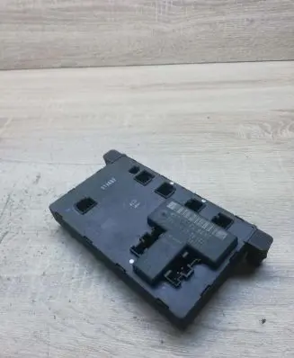 Mercedes-Benz C W203 Door control unit/module 2038205526