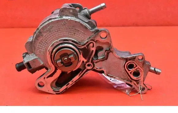 Volkswagen Touran I Vacuum pump 038145209H
