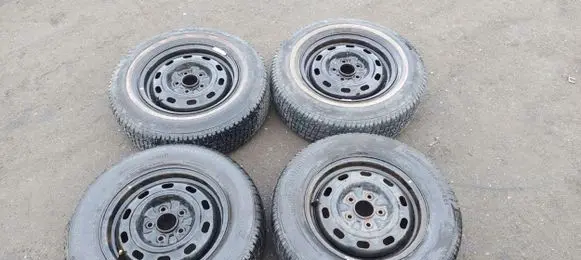 KIA Carnival R15 steel rim 