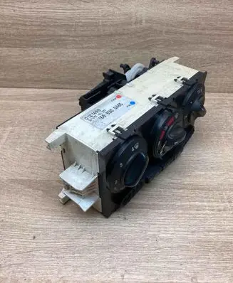 Mercedes-Benz A W168 Climate control unit 1688300485 Q121699