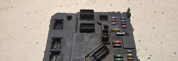 Citroen Berlingo Comfort/convenience module 9657999880 BSIE0300 S118005120F