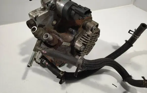 Toyota Auris 150 Fuel injection high pressure pump 2210033040
