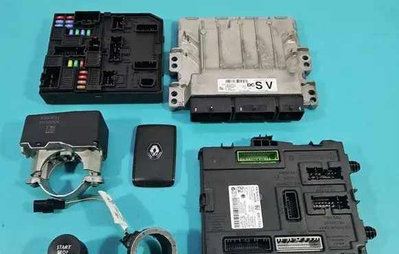 Renault Megane IV Engine control unit/module ECU 237102099S IMPRK1513555
