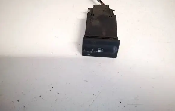 Skoda Octavia Mk1 (1U) Fuel tank opening switch 1u0959833c