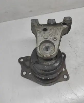Engine mounting bracket
