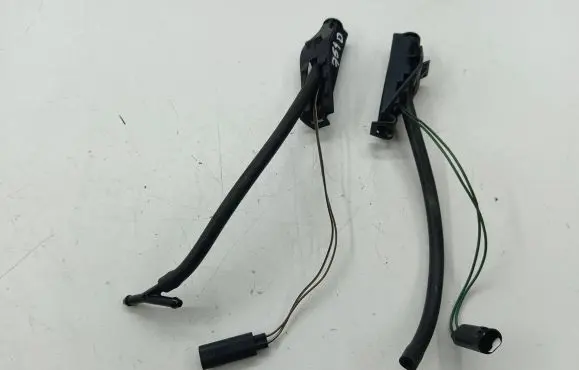Land Rover Evoque I Windshield washer spray nozzle 8365385