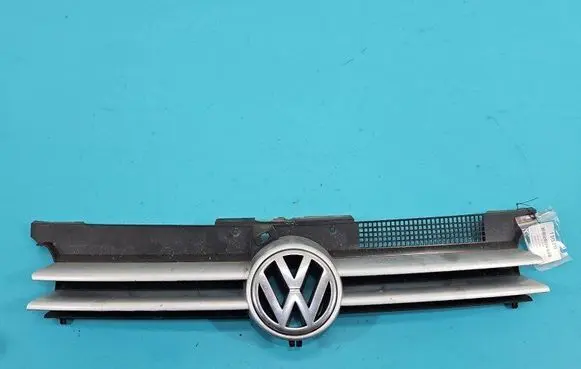 Front bumper upper radiator grill