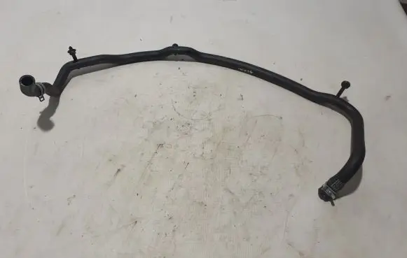 Volvo C40 Engine coolant pipe/hose 32138730