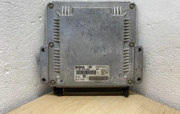 Peugeot 406 Engine control unit/module 9635157080 EDC15C2 0281010248
