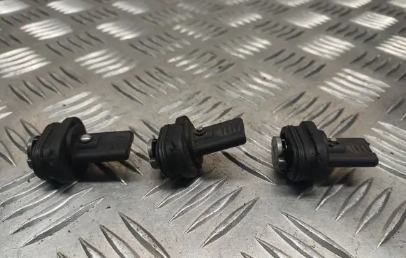 Opel Antara Fuel Injector clamp holder 2245027XXX