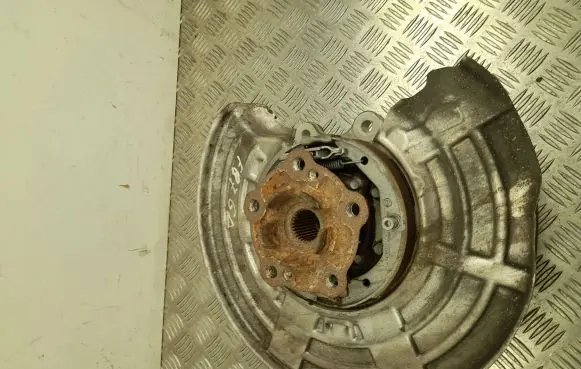 BMW 2 F22 F23 Rear wheel hub 2284881