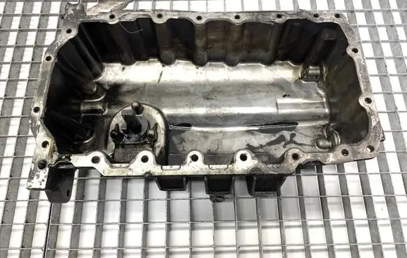 Volkswagen Golf V Oil sump 