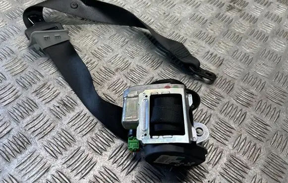 Mercedes-Benz CLS C219 Rear seatbelt 602953100