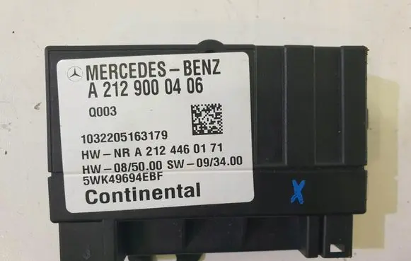 Mercedes-Benz E W212 Fuel pump relay 