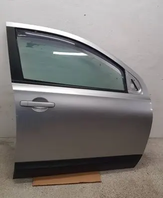 Nissan Qashqai Front door
