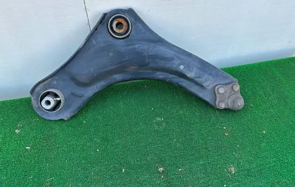 Renault Megane III Front control arm 545018194R