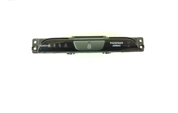 Hyundai i30 Central locking switch button 93770G4AA0