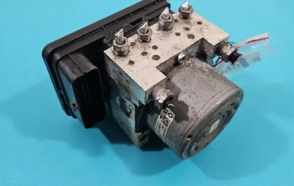Renault Trafic III (X82) ABS Pump 476602230R IMPRK1370217