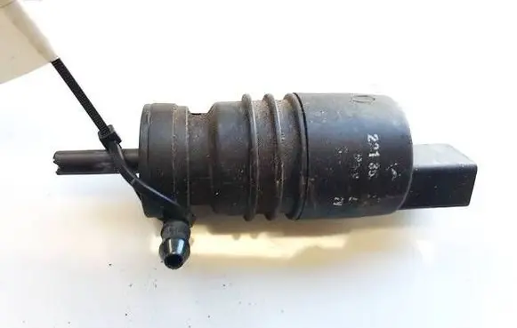 Mercedes-Benz E W211 Windscreen/windshield washer pump 