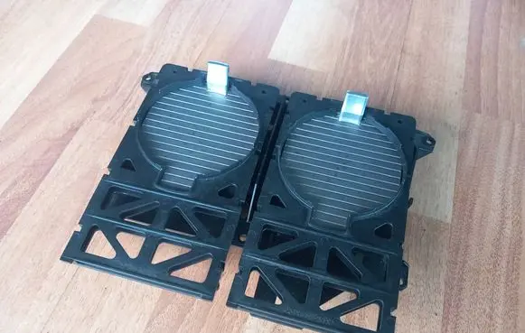 Cup holder front