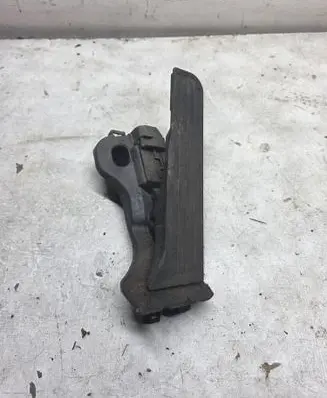 Volkswagen PASSAT B6 Accelerator throttle pedal 1K1723503L 6PV00860001