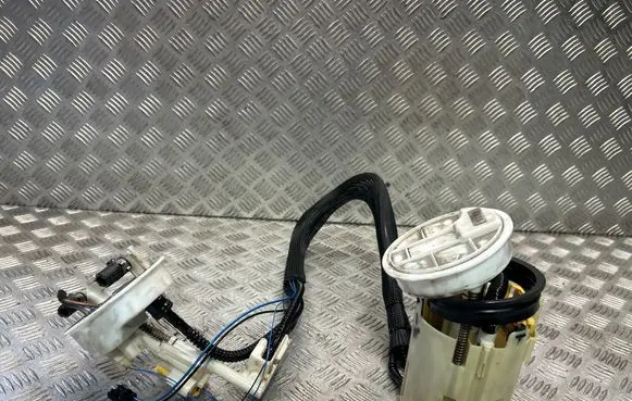 Mercedes-Benz CLS C219 In-tank fuel pump A2114701694