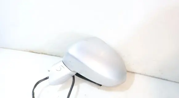 Front door electric wing mirror