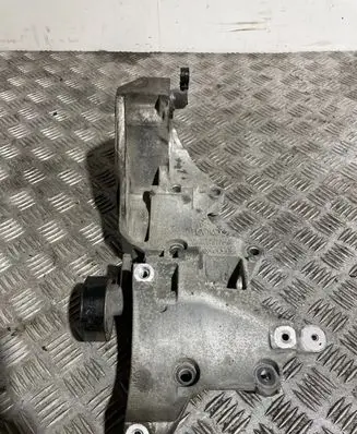 Volkswagen Tiguan Generator/alternator bracket 03L903148Q 03L903143Q
