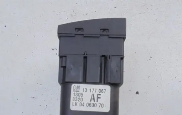 Opel Signum Light switch 13177067AF