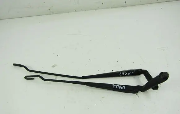 Audi A3 S3 8L Front wiper blade arm 