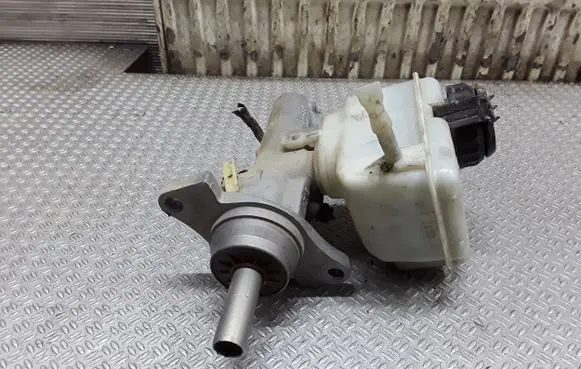 Volkswagen PASSAT B7 USA Master brake cylinder 1K1611301E
