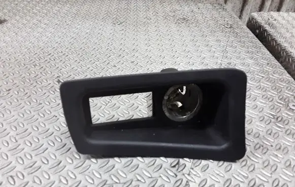 BMW 1 E81 E87 Cigarette lighter front 303501