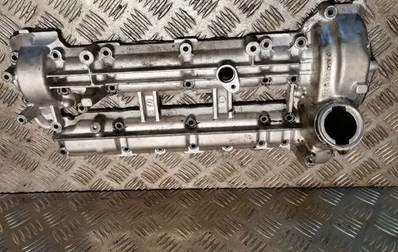 Mercedes-Benz Vito Viano W639 Rocker cam cover 6420101130 A6420101130