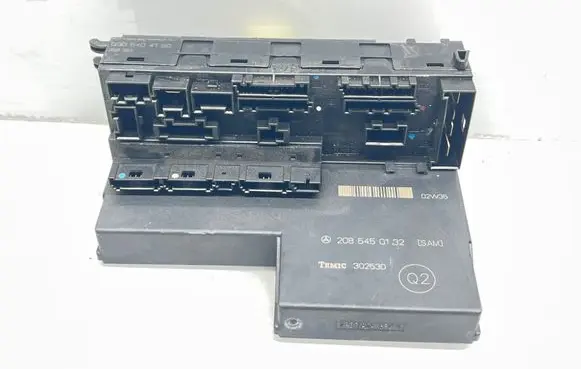 Mercedes-Benz CLK A208 C208 Fuse module 2085450132