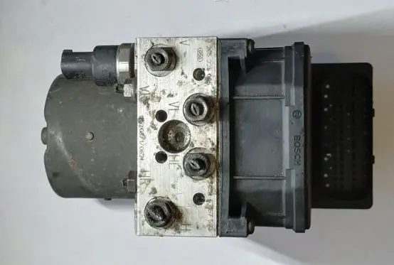 BMW 5 E39 ABS Pump 6757593 0265225005 0265950002