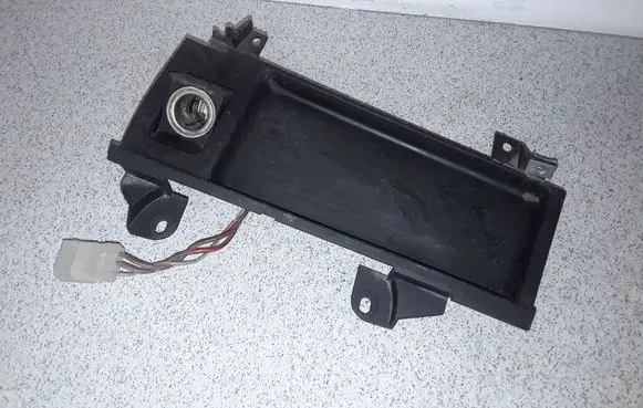 BMW 5 E39 12 V Socket (front) 51168159694 8159694
