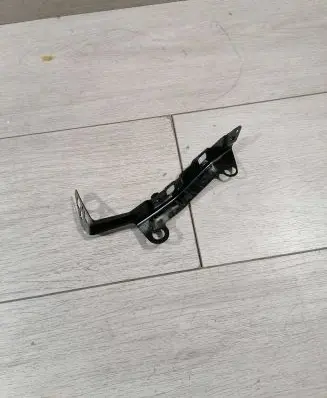 Audi A3 8Y Fender mounting bracket 8V0821091C