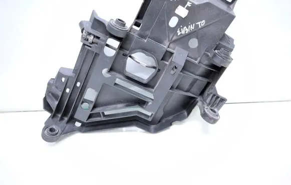 Porsche Cayenne (9PA) Headlight/headlamp mounting bracket